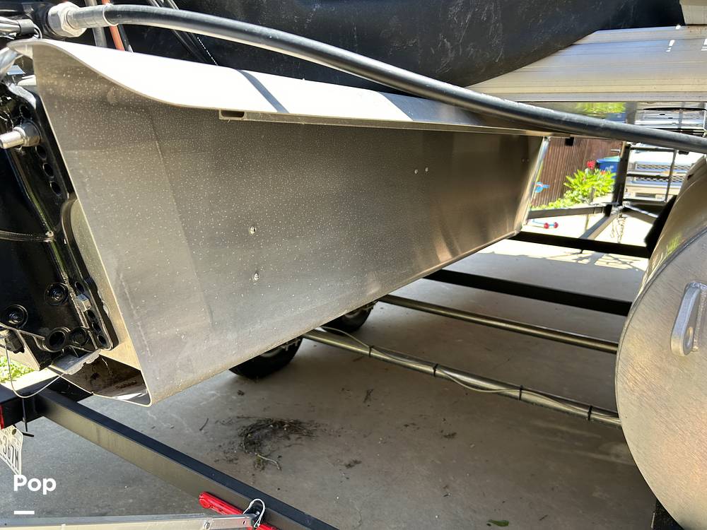 Slide: The Image of Sun Tracker Party Barge 20 DLX 2022 - 57