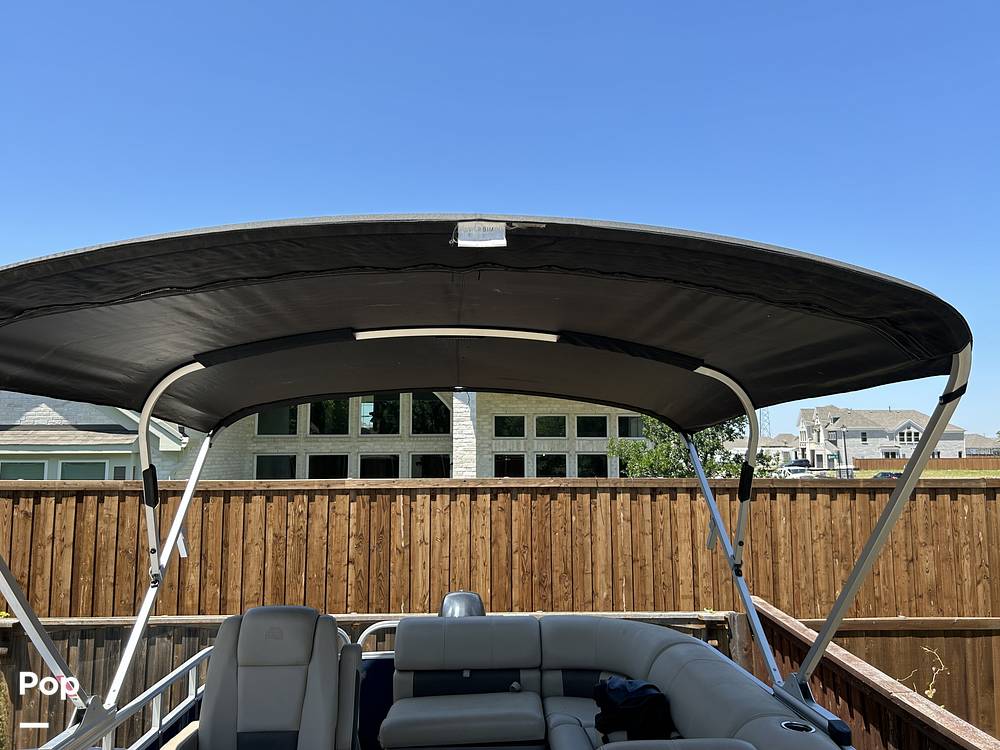 Slide: The Image of Sun Tracker Party Barge 20 DLX 2022 - 68