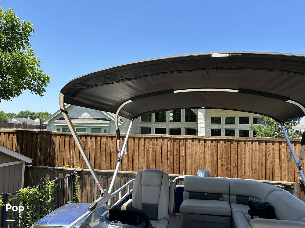 Slide: The Image of Sun Tracker Party Barge 20 DLX 2022 - 69