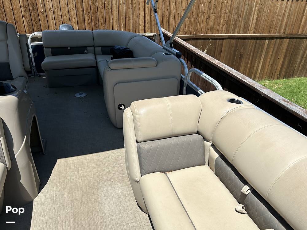 Slide: The Image of Sun Tracker Party Barge 20 DLX 2022 - 72