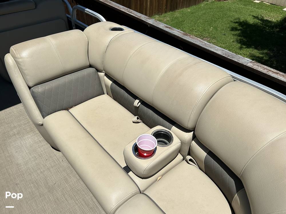 Slide: The Image of Sun Tracker Party Barge 20 DLX 2022 - 73