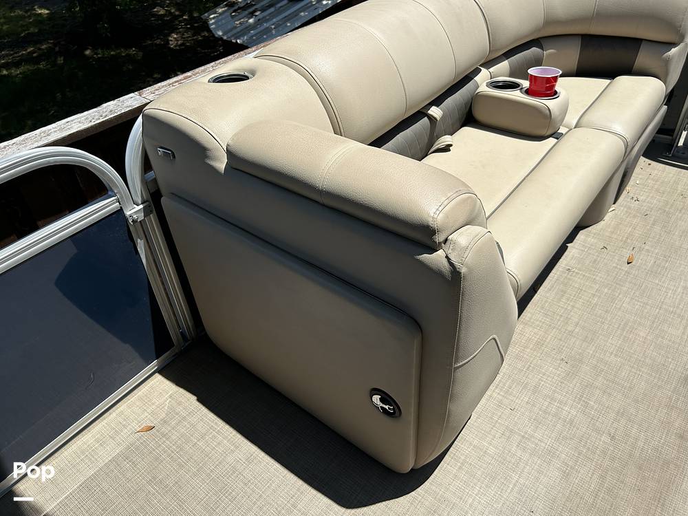 Slide: The Image of Sun Tracker Party Barge 20 DLX 2022 - 77