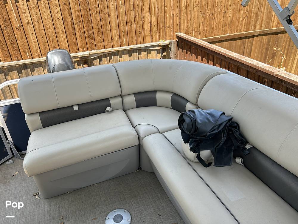Slide: The Image of Sun Tracker Party Barge 20 DLX 2022 - 85