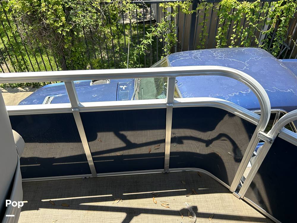 Slide: The Image of Sun Tracker Party Barge 20 DLX 2022 - 89