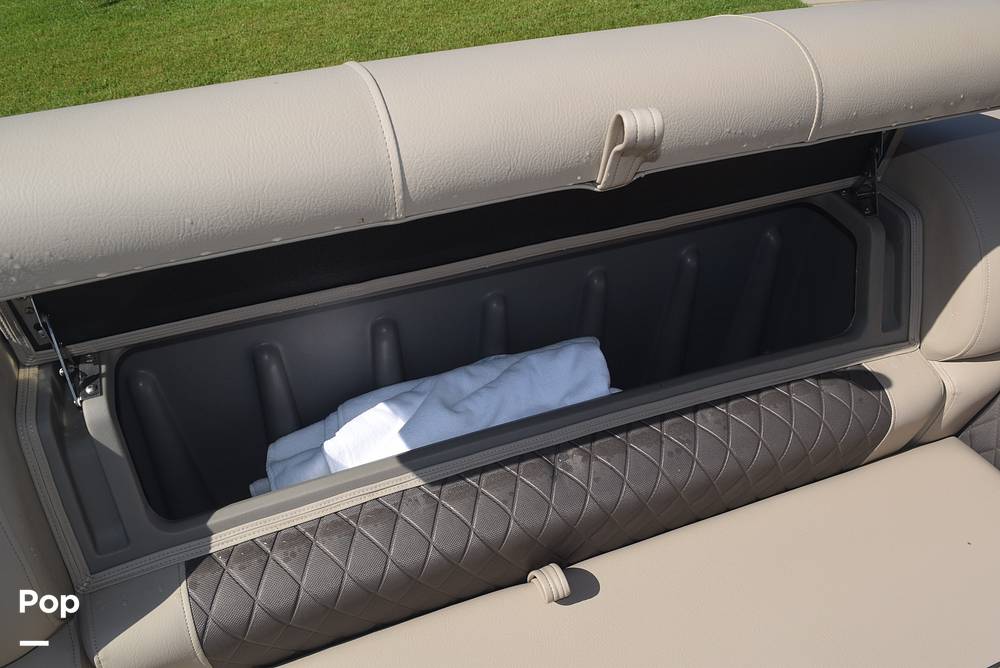 Slide: The Image of Sun Tracker Party Barge 20 DLX 2023 - 15587453