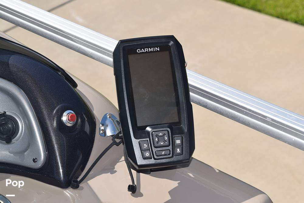 Slide: The Image of GPS/ Fishfinder/ Plotter - 15587359