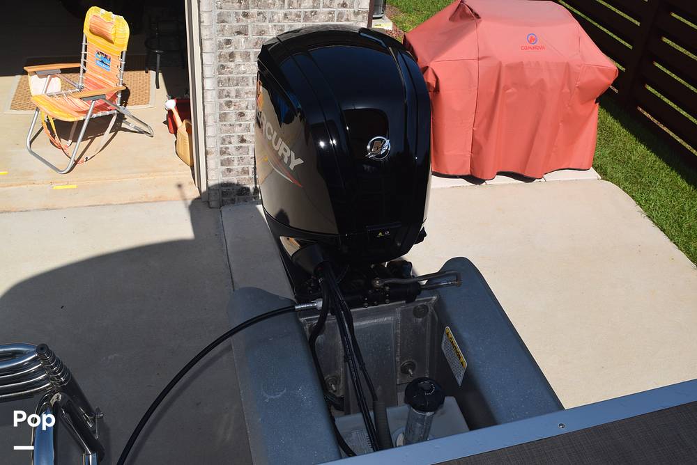 Slide: The Image of Sun Tracker Party Barge 20 DLX 2023 - 15587374