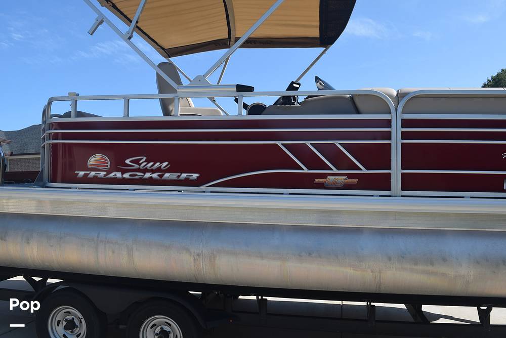 Slide: The Image of Sun Tracker Party Barge 20 DLX 2023 - 15587388