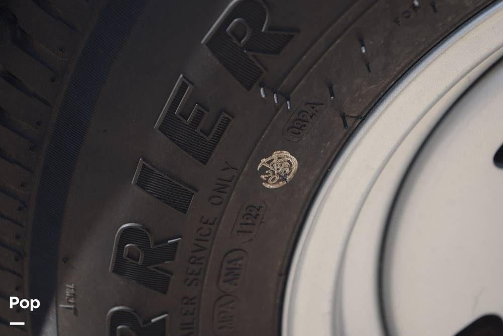 Slide: The Image of Tire Date Code: 1122 - 15587413