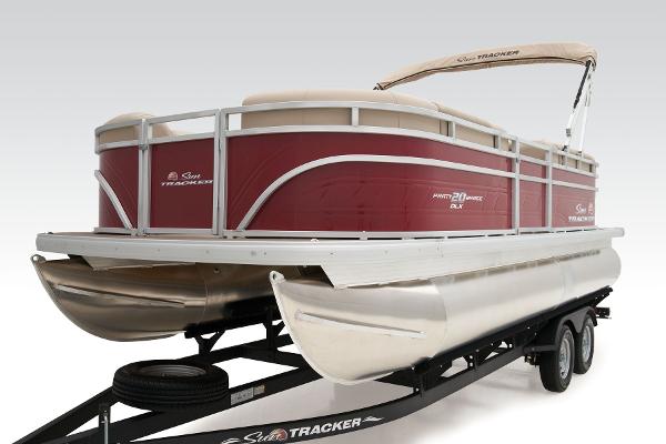 Slide: The Image of Sun Tracker Party Barge 20 DLX 2024 - 17