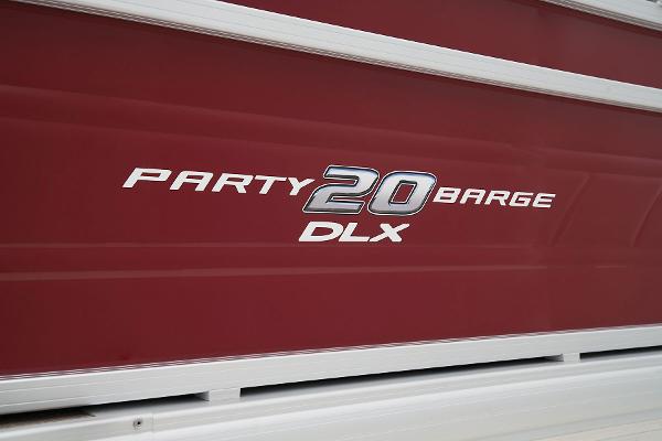 Slide: The Image of Sun Tracker Party Barge 20 DLX 2024 - 23