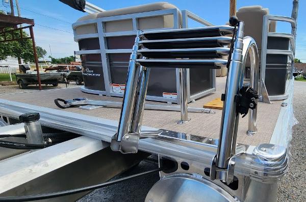 Slide: The Image of 2024 Sun Tracker PARTY BARGE® 20 DLX pontoon boat with a foldable ladder. - 4