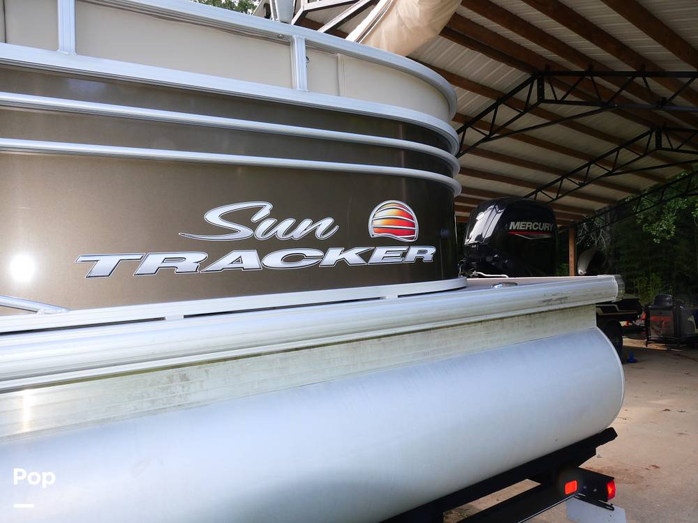 Slide: The Image of Sun Tracker Party Barge 22 DLX 2020 - 14663222