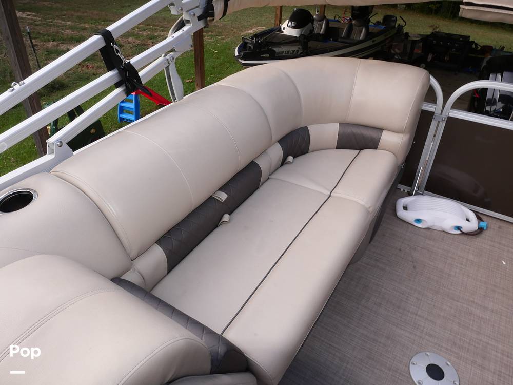 Slide: The Image of Sun Tracker Party Barge 22 DLX 2020 - 14663242