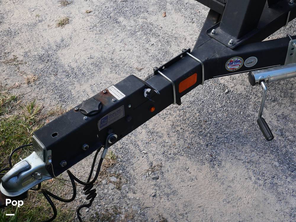 Slide: The Image of Sun Tracker Party Barge 22 DLX 2020 - 14663263