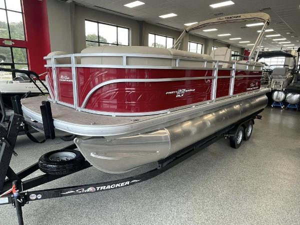 Slide: The Image of Sun Tracker Party Barge 22 DLX 2025 - 1