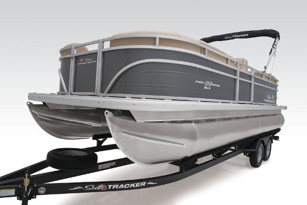 Slide: The Image of Sun Tracker Party Barge 22 DLX 2025 - 11