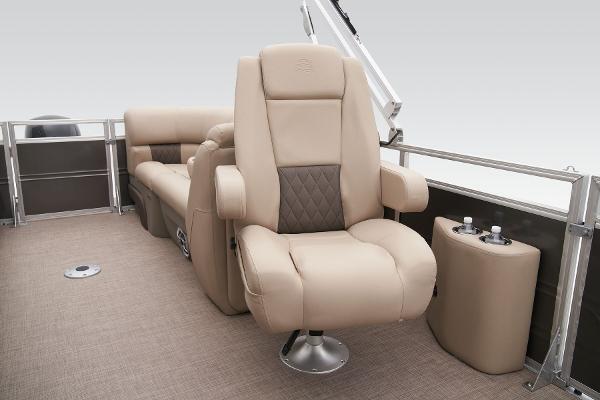 Slide: The Image of Sun Tracker Party Barge 22 DLX 2025 - 43