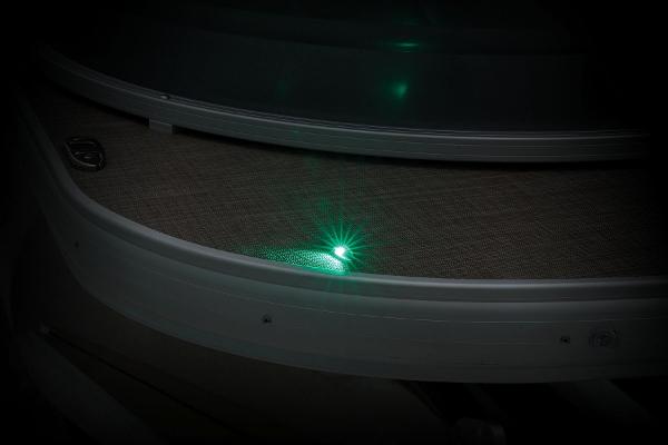 Slide: The Image of Sun Tracker Party Barge 22 RF XP3 2025 - 14