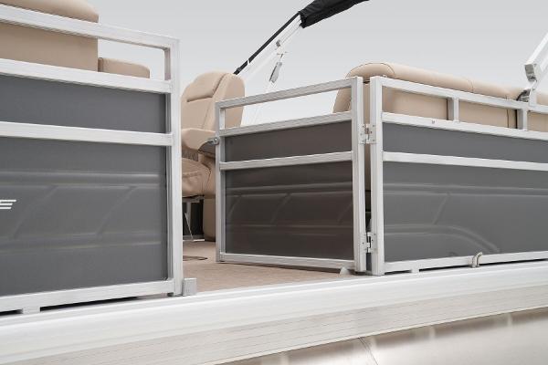 Slide: The Image of Sun Tracker Party Barge 22 RF XP3 2025 - 21
