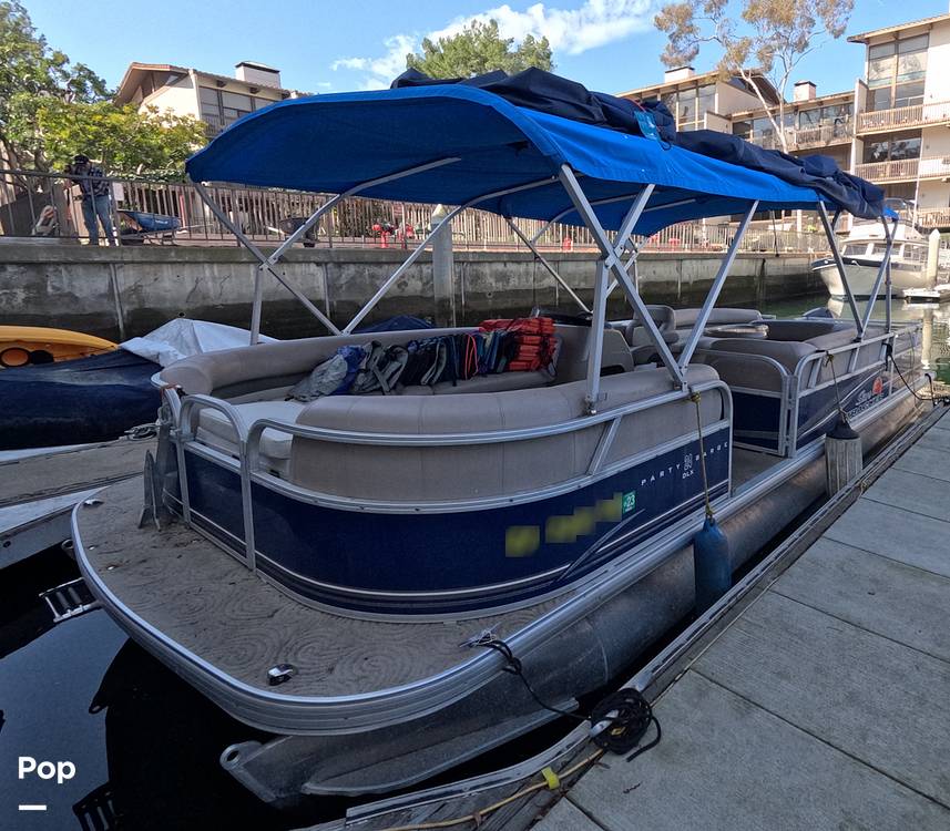 Slide: The Image of Sun Tracker Party Barge 24 DLX 2014 - 15175193