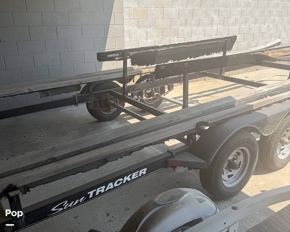 Slide: The Image of Sun Tracker Party Barge 24 DLX 2014 - 15728821
