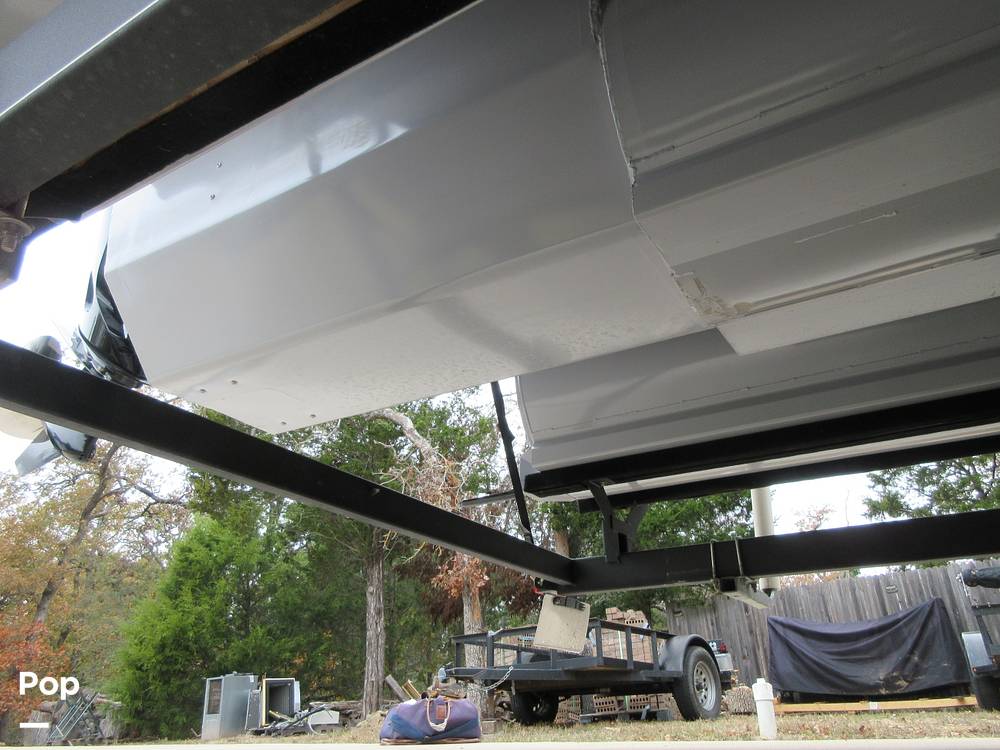 Slide: The Image of Sun Tracker Party Barge 24 DLX XP3 2020 - 14991421