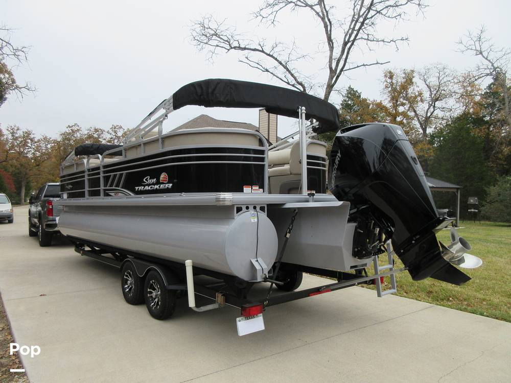 Slide: The Image of Sun Tracker Party Barge 24 DLX XP3 2020 - 14991382