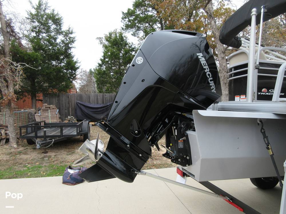 Slide: The Image of Sun Tracker Party Barge 24 DLX XP3 2020 - 14991385