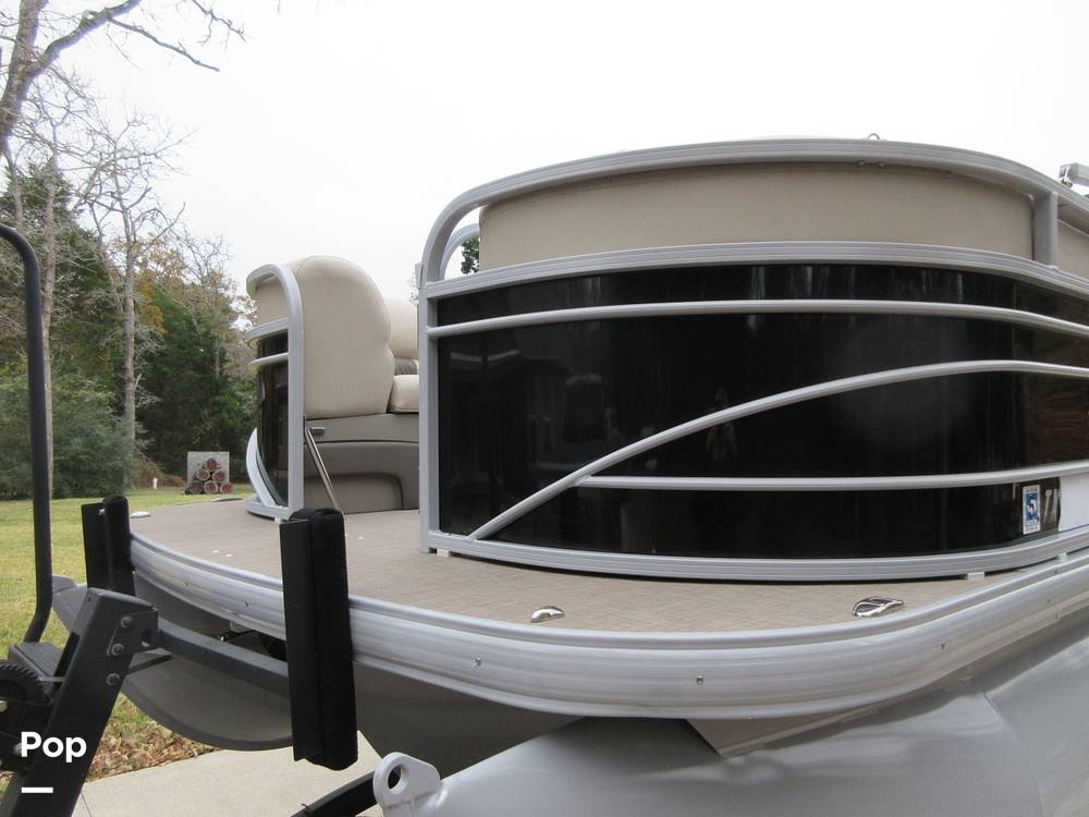 Slide: The Image of Sun Tracker Party Barge 24 DLX XP3 2020 - 14991410
