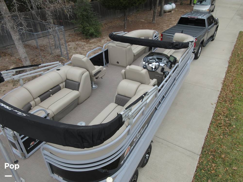 Slide: The Image of Sun Tracker Party Barge 24 DLX XP3 2020 - 14991461