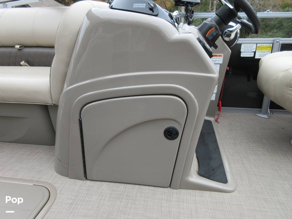 Slide: The Image of Sun Tracker Party Barge 24 DLX XP3 2020 - 14991494