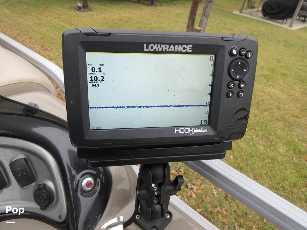 Slide: The Image of Sun Tracker Party Barge 24 DLX XP3 2020 - 14991503