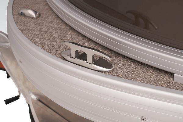Slide: The Image of Sun Tracker SportFish 20 DLX 2023 - 22