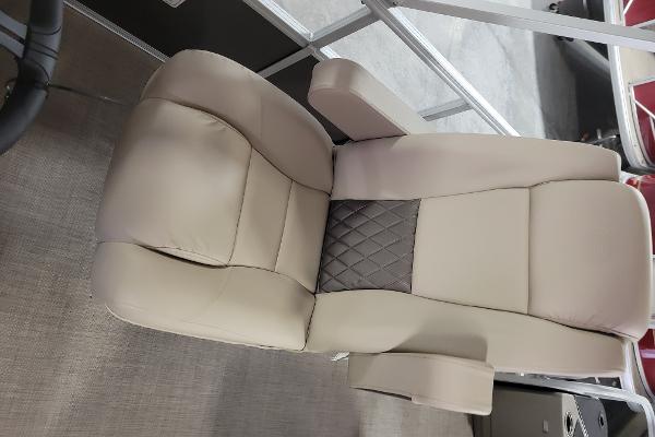 Slide: The Image of 2023 Sun Tracker SportFish 20 DLX boat seat, beige with diamond-patterned insert. - 5