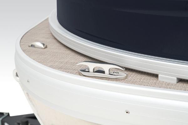 Slide: The Image of Sun Tracker SportFish 20 DLX 2025 - 14