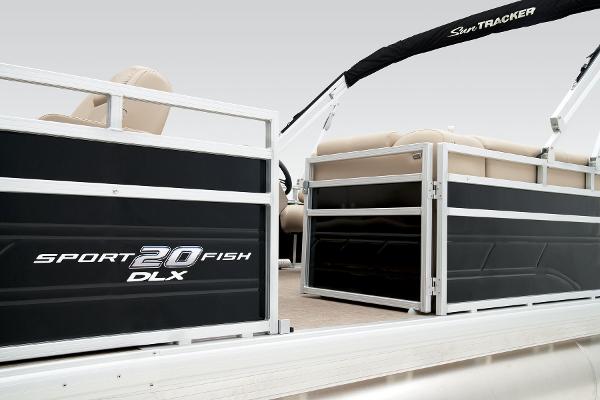 Slide: The Image of Sun Tracker SportFish 20 DLX 2025 - 16