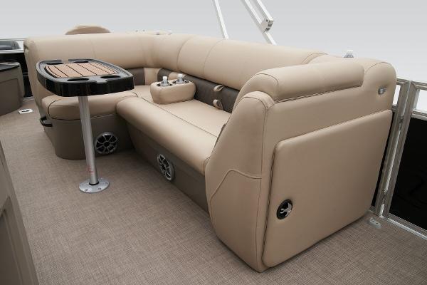 Slide: The Image of Sun Tracker SportFish 20 DLX 2025 - 27