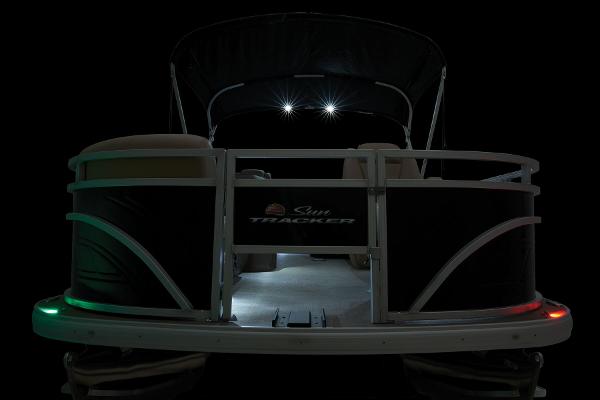 Slide: The Image of Sun Tracker SportFish 20 DLX 2025 - 50