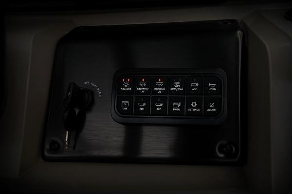 Slide: The Image of Sun Tracker SportFish 20 DLX 2025 - 57