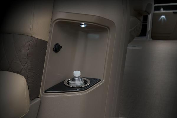 Slide: The Image of Sun Tracker SportFish 20 DLX 2025 - 59