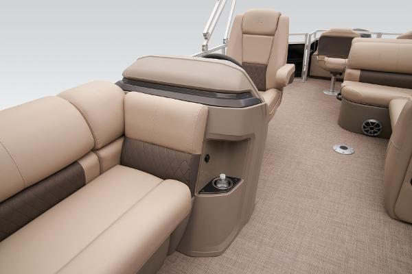 Slide: The Image of Sun Tracker SportFish 22 DLX 2025 - 27