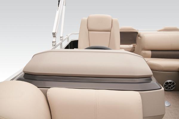 Slide: The Image of Sun Tracker SportFish 22 DLX 2025 - 30