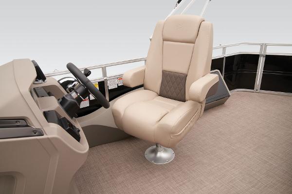 Slide: The Image of Sun Tracker SportFish 22 DLX 2025 - 34