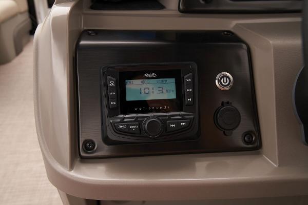 Slide: The Image of Sun Tracker SportFish 22 DLX 2025 - 41