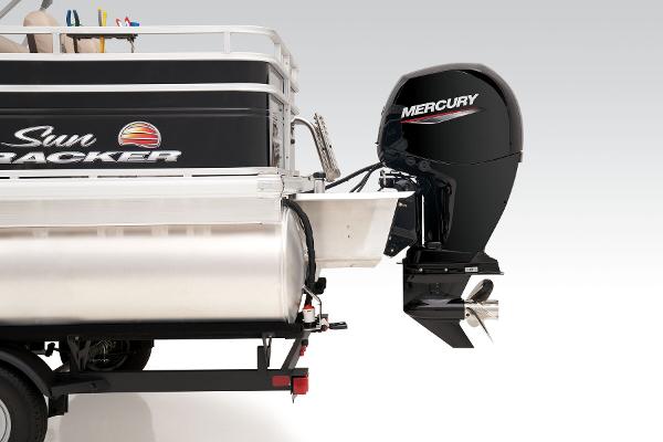Slide: The Image of Sun Tracker SportFish 22 DLX 2025 - 62