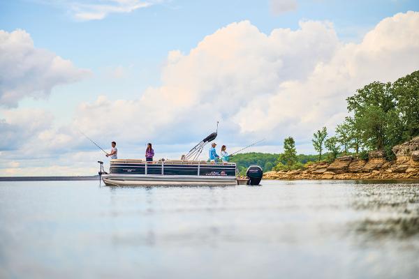 Slide: The Image of Sun Tracker SportFish 22 DLX 2025 - 71