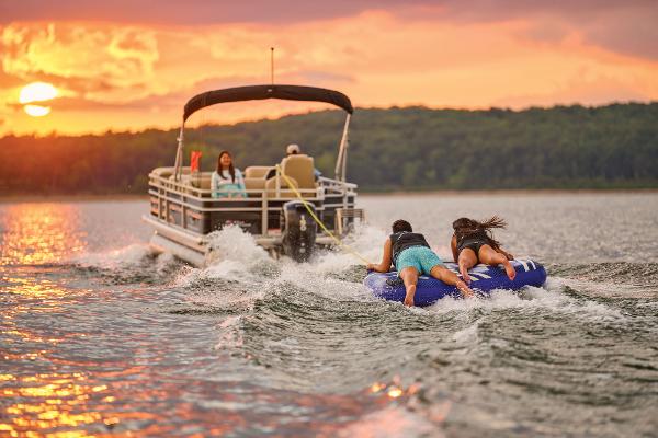 Slide: The Image of Sun Tracker SportFish 22 DLX 2025 - 82