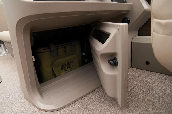 Slide: The Image of Sun Tracker Sportfish 24 XP3 2024 - 29