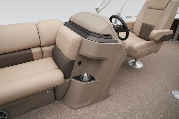 Slide: The Image of Sun Tracker Sportfish 24 XP3 2024 - 30